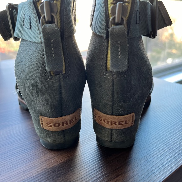 sorel sandals - Picture 3 of 4